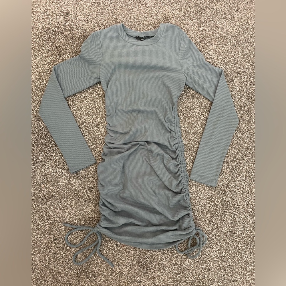 Long sleeve mid and knee length dress
